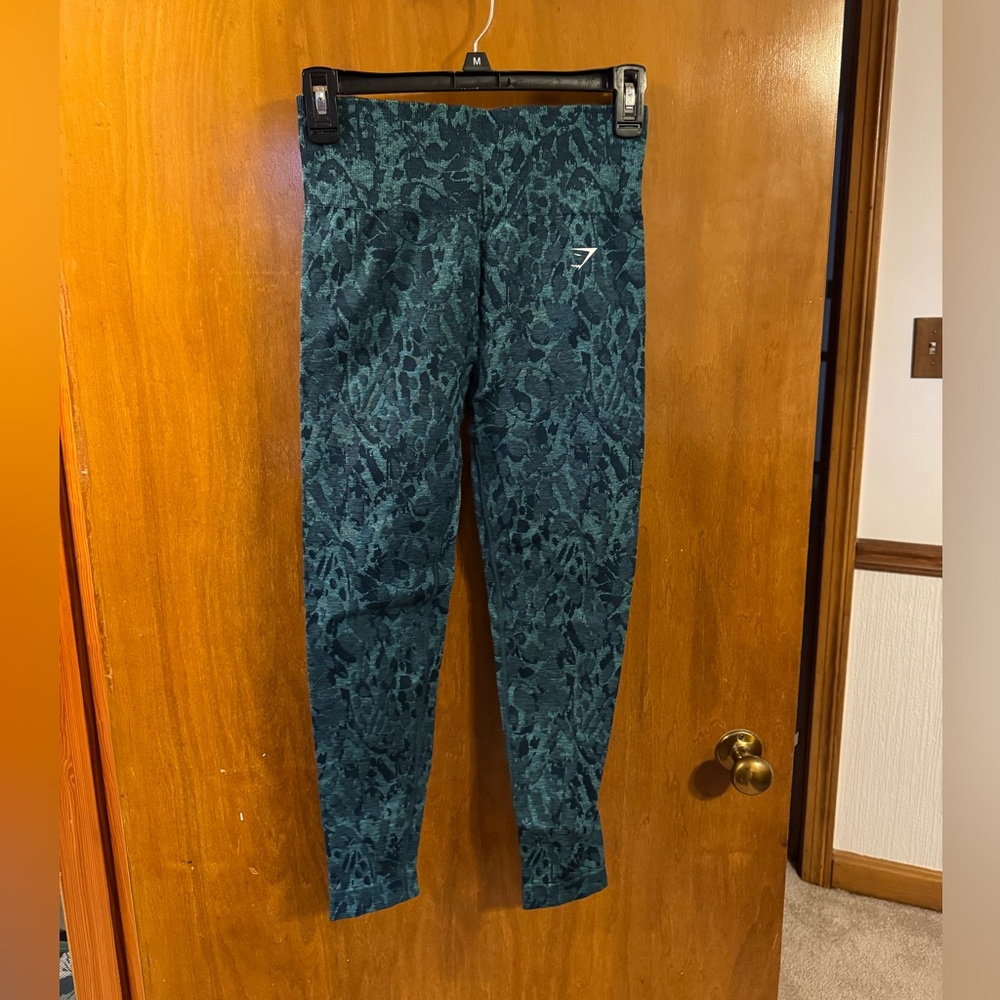Gymshark adapt butterfly leggings. Teal. M